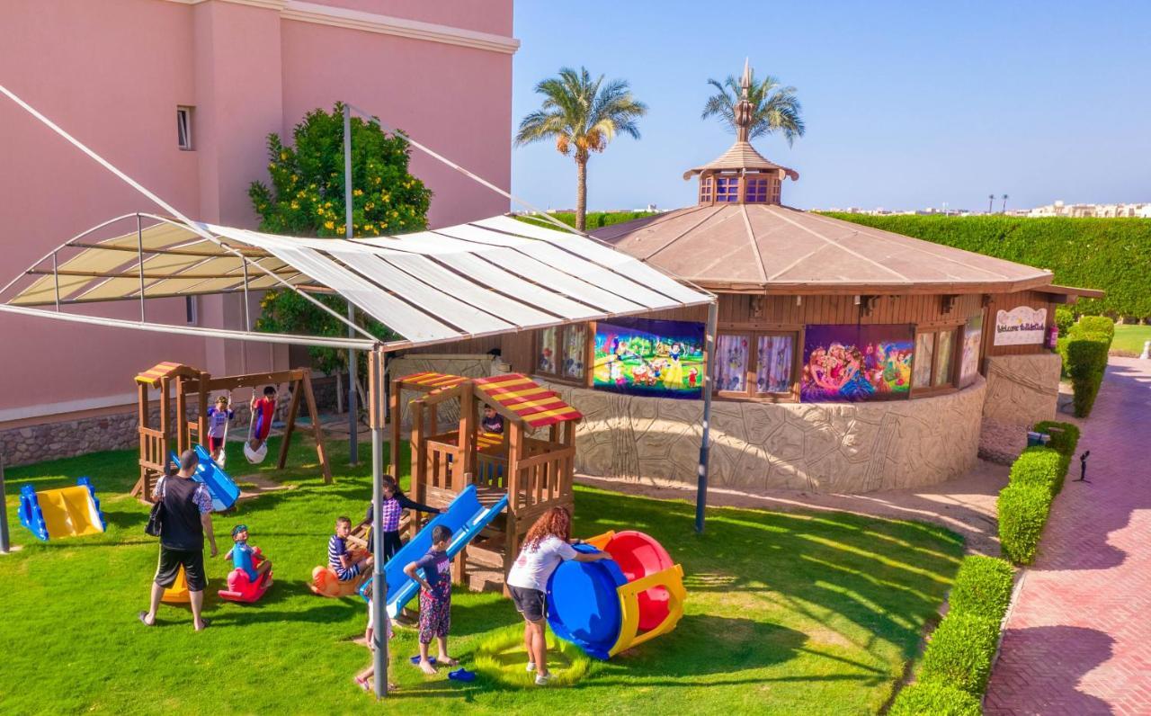 Hotel Charmillion Club Aquapark Sharm el Sheikh Esterno foto The school's playground