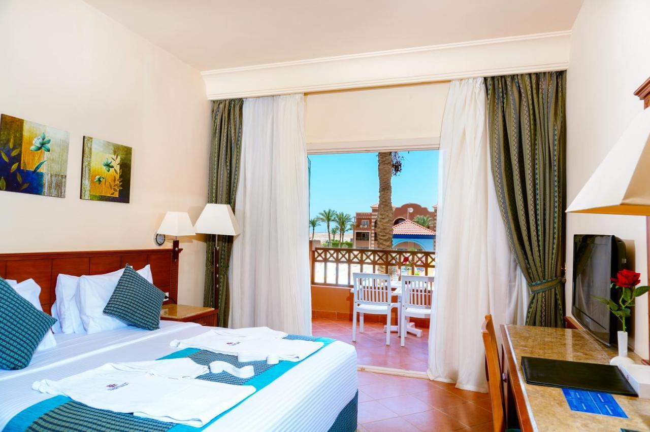 Hotel Charmillion Club Aquapark Sharm el Sheikh Camera foto A room at the hotel