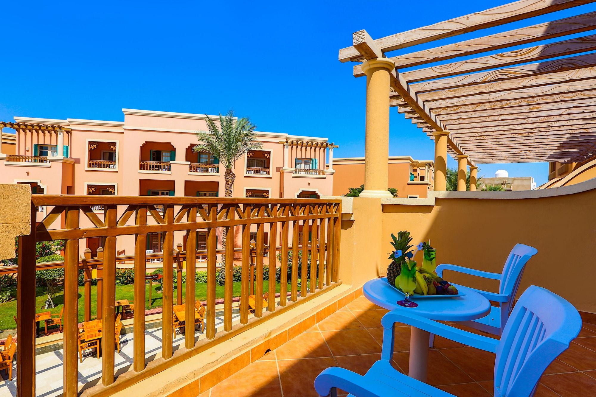 Hotel Charmillion Club Aquapark Sharm el Sheikh Esterno foto Balcony of a villa