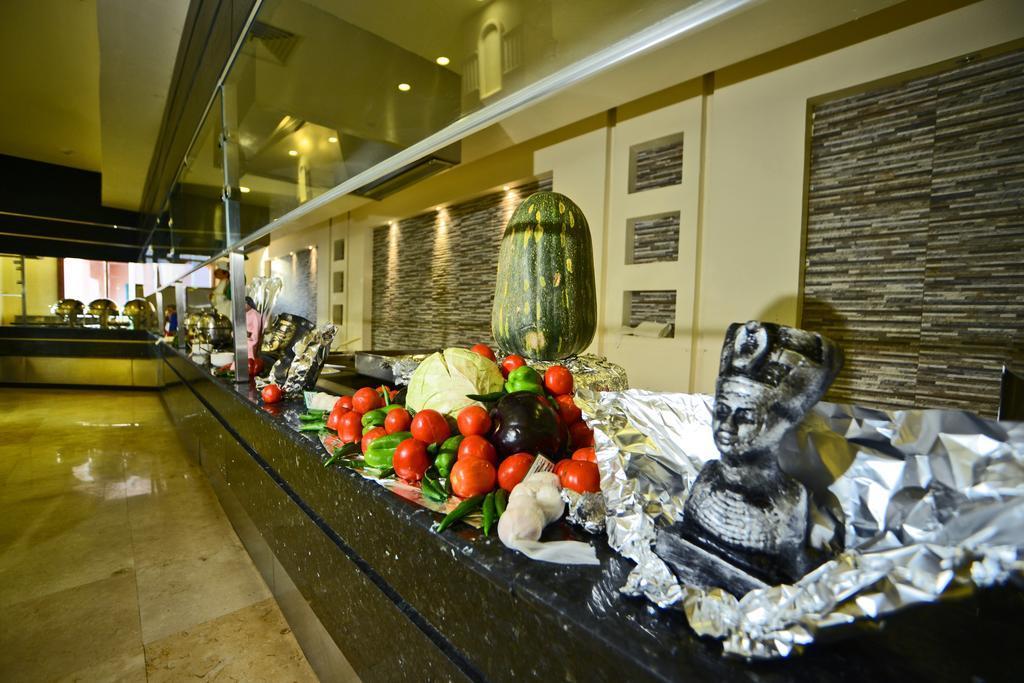 Hotel Charmillion Club Aquapark Sharm el Sheikh Esterno foto A salad bar