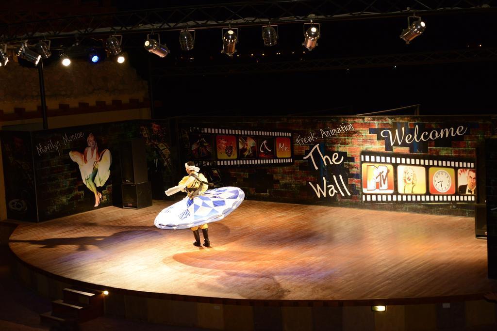 Hotel Charmillion Club Aquapark Sharm el Sheikh Esterno foto The Wall Live