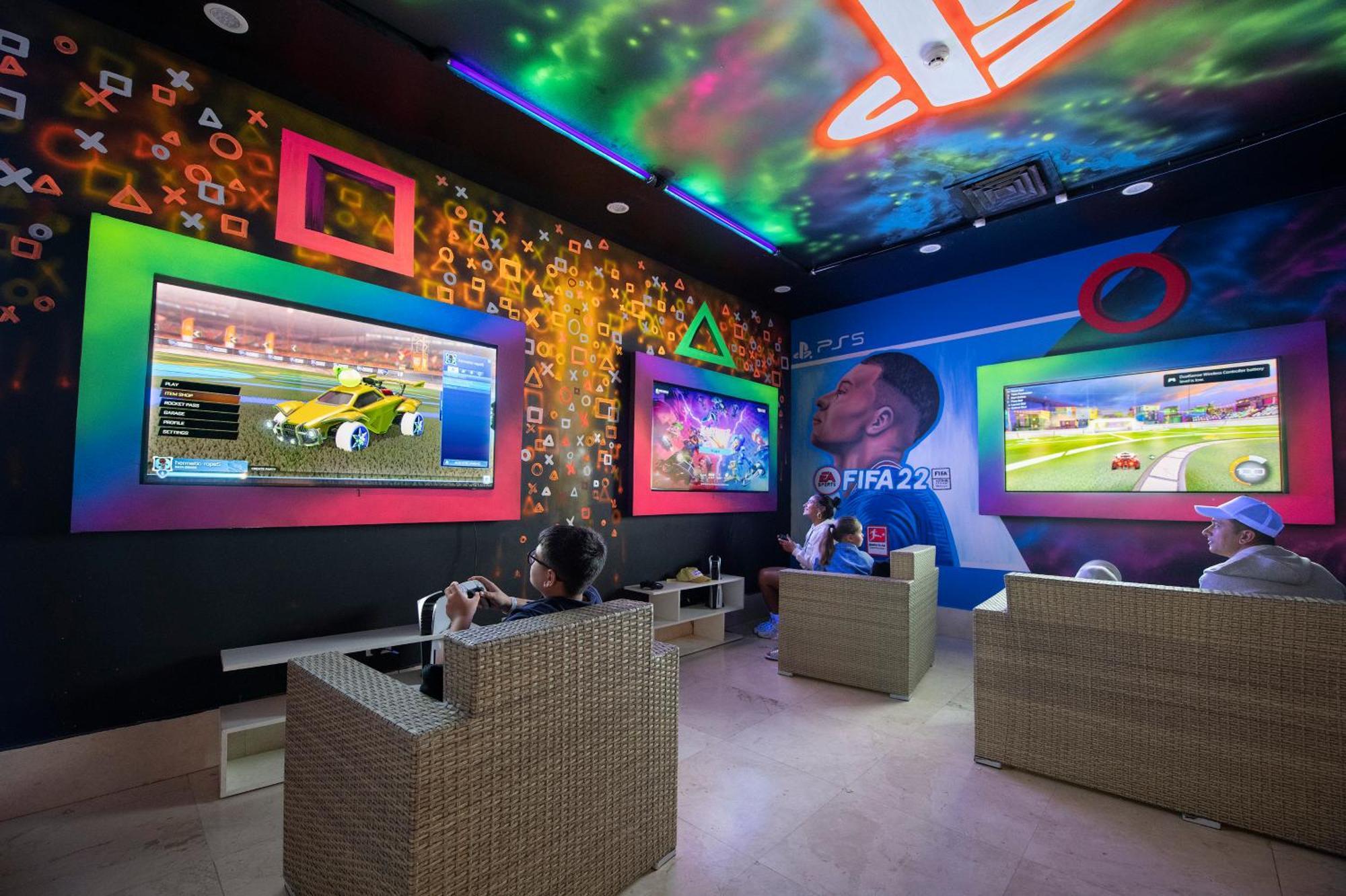 Hotel Charmillion Club Aquapark Sharm el Sheikh Esterno foto PlayStation Lounge in Dubai